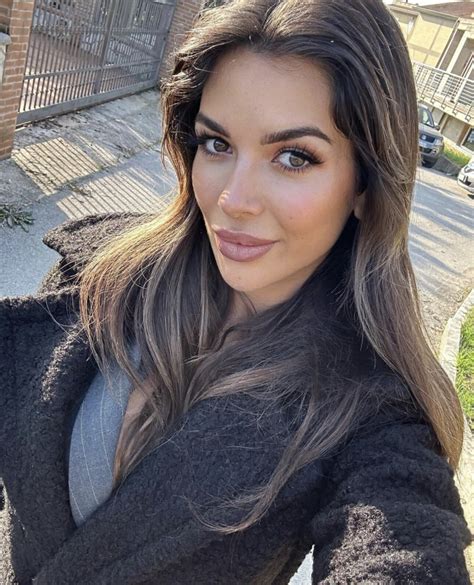 Instagram Ekin Su Nude Photo 2