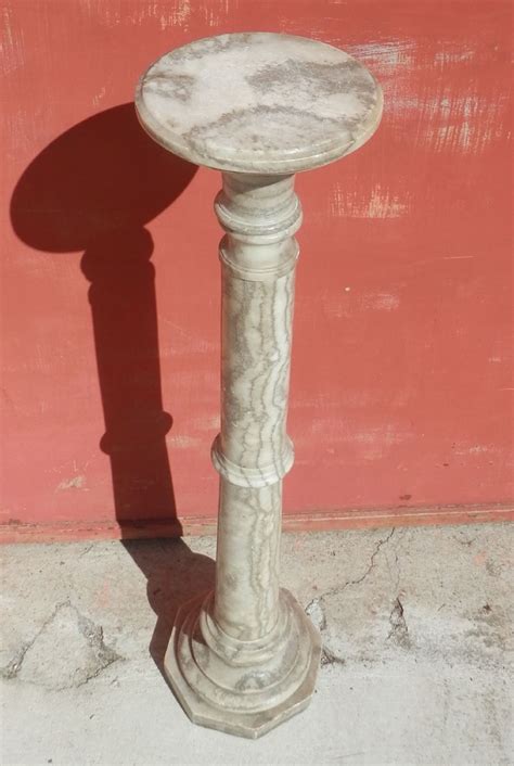 Colonna In Marmo Venato Antiquariato Su Anticoantico