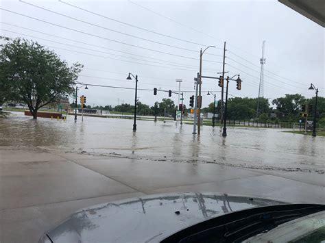 Rock Falls IL flooding is threatening homes near the river 15