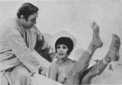 Naked Maria Grazia Buccella In Dove Vai Tutta Nuda