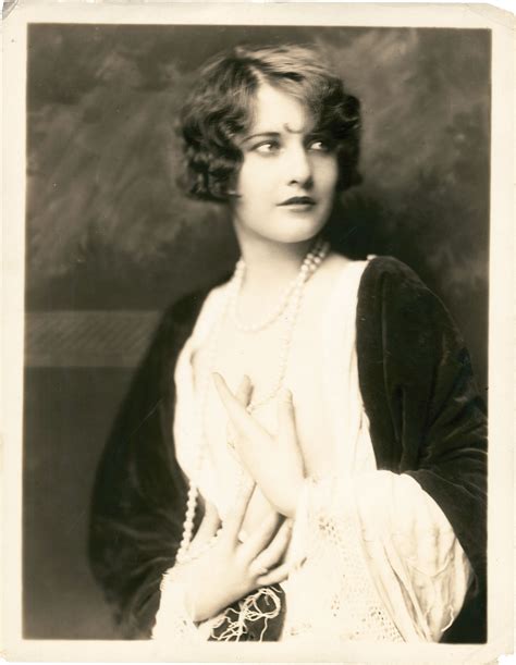 66 Beautiful Vintage Photos of Actress Barbara Stanwyck from the 1920s