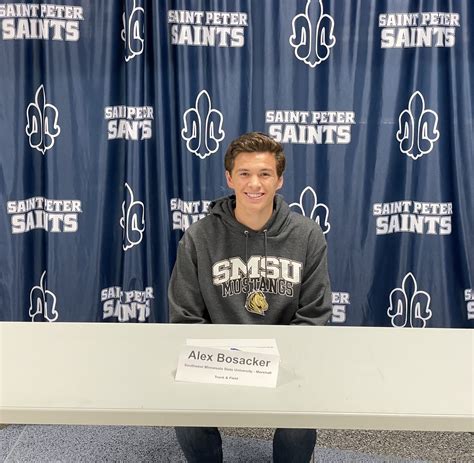 Un Equipo De Baloncesto Es Atacado Por Tener Un Jugador Gay CromosomaX