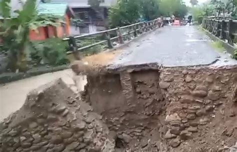 Jembatan Penghubung Di Desa Tallambalao Kabupaten Majene Putus Akibat