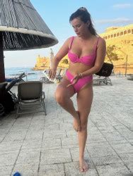 INSTA Bella Thorne Pink Bikini Phun Org Forum