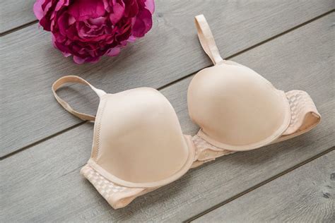 Bra Fitting 101: How To Find A Bra That Fits - ParfaitLingerie.com - Blog