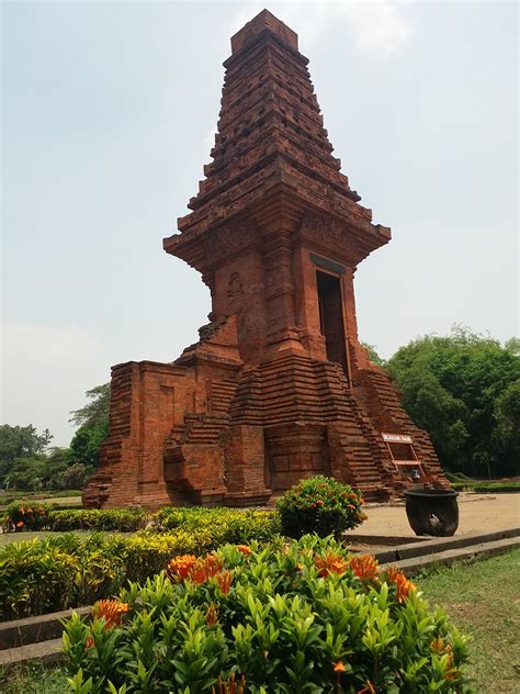 From Surabaya Port : Majapahit Temple Tours - Adventure to Indonesia