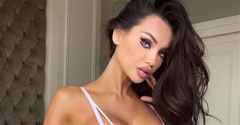 Instagram Model Teeters On Over Exposure As She Rocks Racy String Lingerie Trend Daily Star