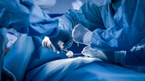 La fisura anal sólo se resuelve mediante cirugía