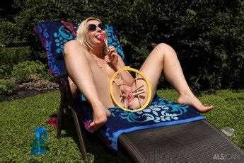 Pretty Teen Minxx Marley Gets Naked Outside And Spreads Her Pussy Photos