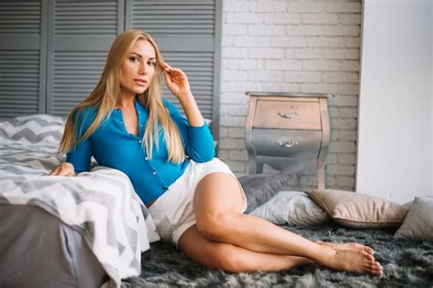 34 000 Sexy Lingerie Blonde Model Pictures