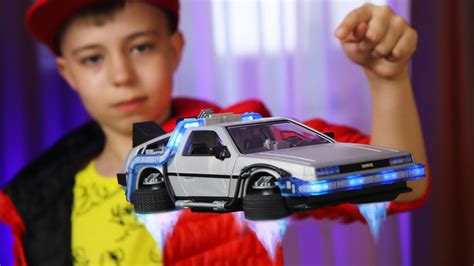ОНА ЛЕТАЕТ!? Настоящий ДеЛореан из фильма НАЗАД В БУДУЩЕЕ! // Playmobil ...