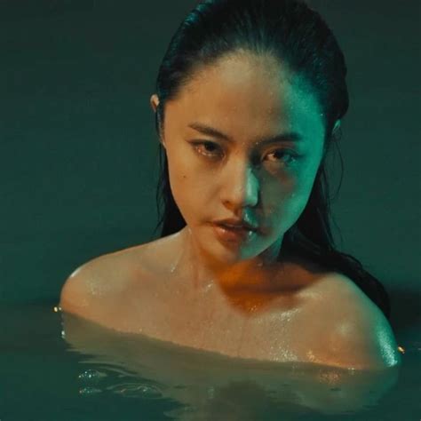 Hot girl gây tranh cãi với cảnh nóng đời thực đẹp mê hồn khó cưỡng News