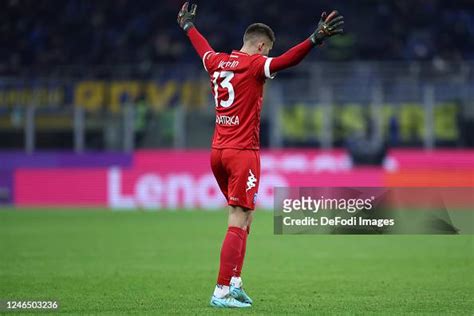 Guglielmo Vicario of Empoli Fc gestures during the Serie A match ...