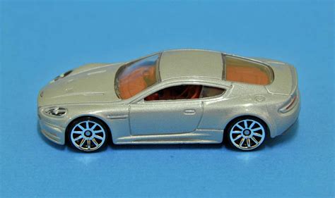 Kukuspace Hot Wheels Aston Martin Dbs Silver