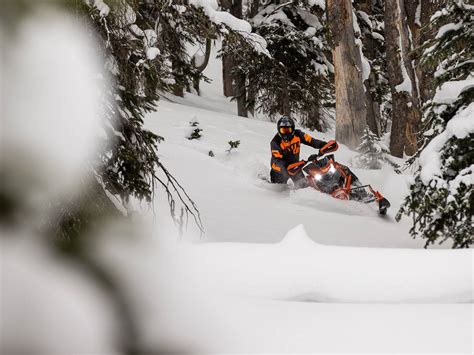 New Arctic Cat Riot Es Snowmobiles In Effort Pa