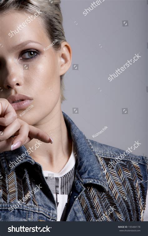 Portrait Blonde Short Hair Model Looks Stock Photo 195484178 Shutterstock