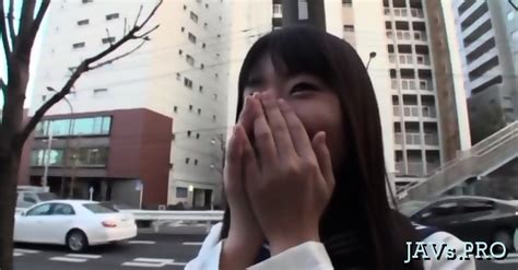 Hot Babe Gets Out Tits To Play