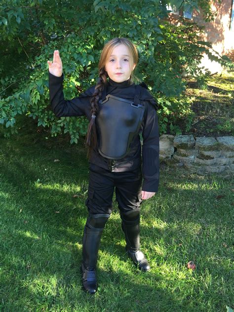 √ How to look like katniss for halloween | ann's blog