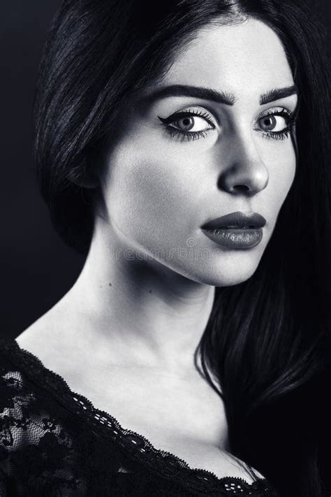 Black And White Portrait Of A Beautiful Female Brunette Stock Image Image Of Look Elegance