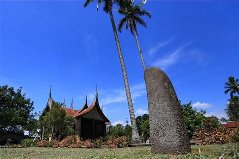 dolmen  menhir peninggalan  zaman megalitikum