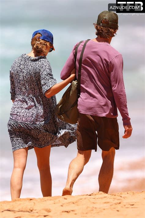 Julia Roberts Sexy Seen Showing Off Her Tits And Ass At The Beach In Sydney Aznude