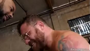 Três negões arrombado branquelo XVIDEOS