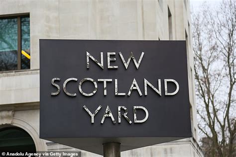 Scandal Hit Met Police Is Hit By Decade High Sex Crime Accusations Against Officers Daily Mail