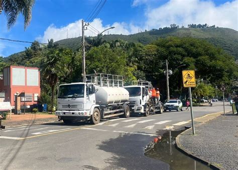 Alagamentos Queda De Rvore Mobilizam Equipes Da Prefeitura Durante