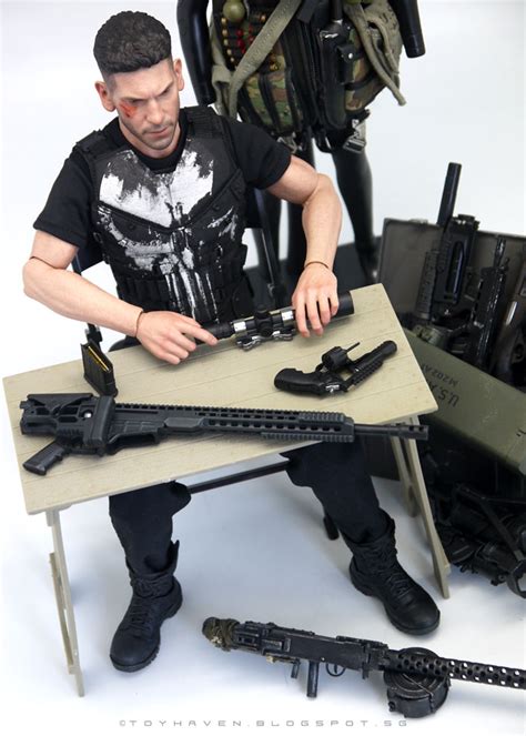 Toyhaven Hot Toys Th Scale Jon Bernthal The Punisher Action Figure And His Cache Arsenal
