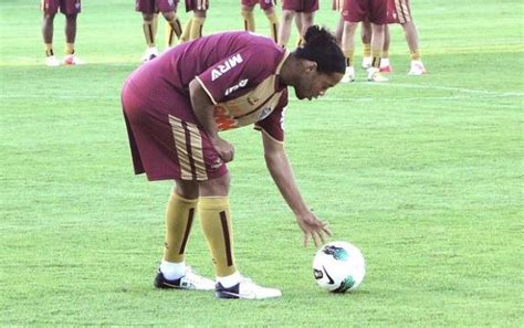 contrato até dezembro Ronaldinho Gaúcho não planeja 2013 Só penso