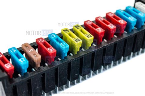 Купить Блок предохранителей евро (нового образца) флажковый верхний в ...