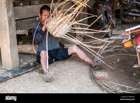 Akha People Hi Res Stock Photography And Images Alamy
