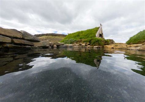 Hrunalaug Hot Spring A Place In Iceland You Ve Got To Visit No Hurry