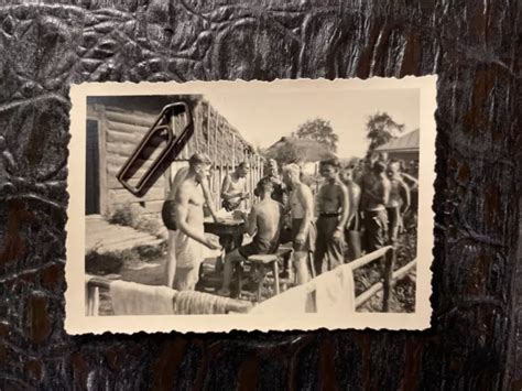 WEHRMACHT SOLDAT NAKED Essen Ausgabe Lager Original Foto 9x6 WW2 2 WK EUR 1 00 PicClick DE