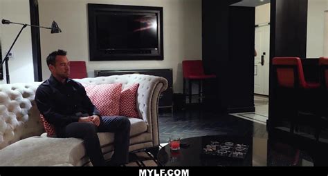 Flexible Milf Gets Fucked Hardcore In The Gym