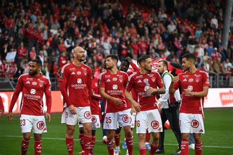 Ligue Le Stade Brestois Signe Une Nouvelle Victoire Sans Prendre De