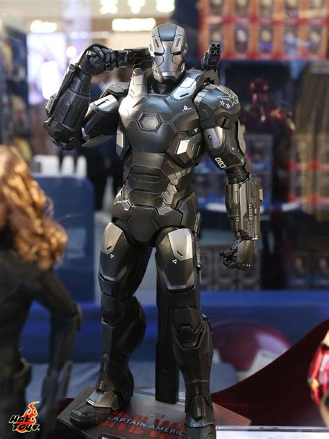 Photos From The Hot Toys Captain America Civil War Pop Up Store The Toyark News