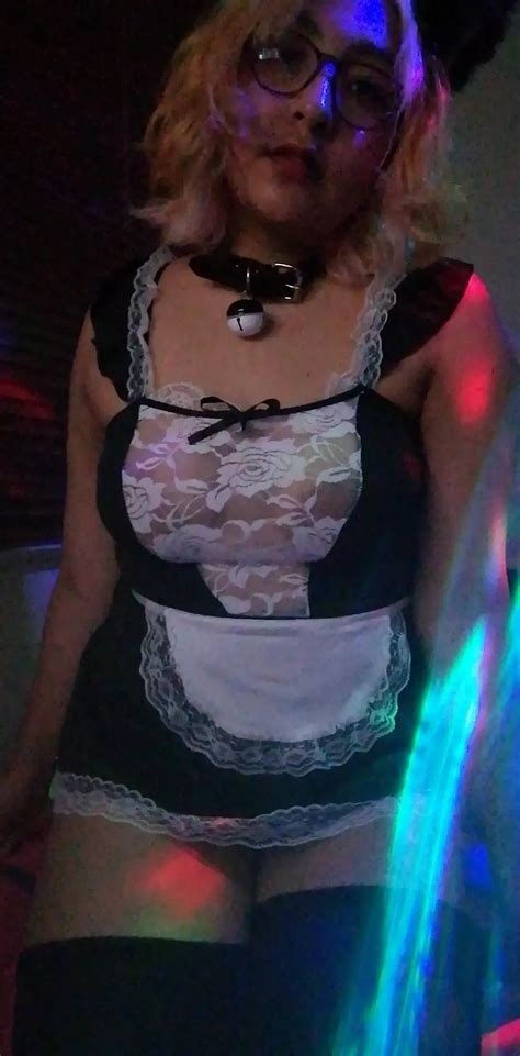 Chubby Maid Looking For Attention A Big D Nudes GirlswithGlasses NUDE PICS ORG