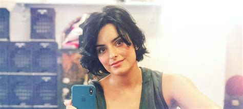 Aislinn Derbez Se Va De Viaje Y Presume Su Vientre Plano Tras Dar A Luz