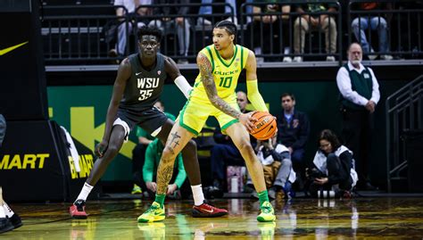 oregon ducks center kelel ware tabbed top player