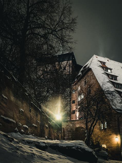 Castle in the snow • Streets of Nuremberg • Street Photography