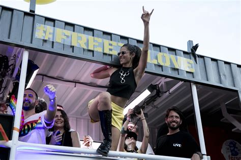 EN IMÁGENES Así han vivido los famosos el Orgullo Gay