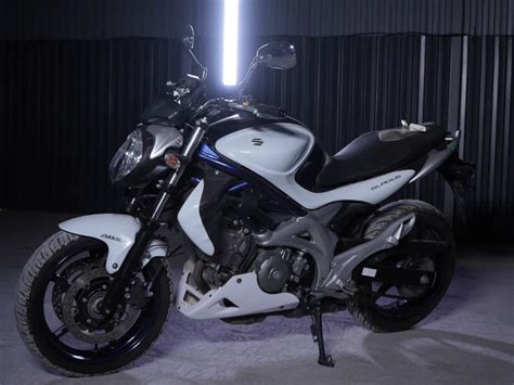 Купить б у Suzuki SFV Gladius инжектор передач во Владивостоке белый naked bike года