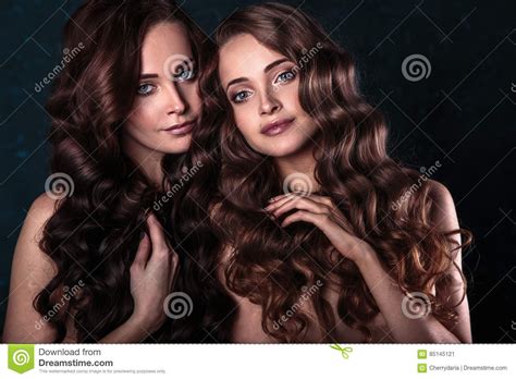 Naked Twins Girls Nude