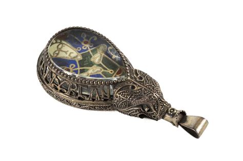 Lot 75 Alfred Jewel