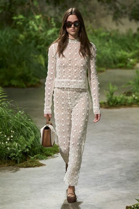 Gucci London Cruise Show Mixes Strength With Delicacy