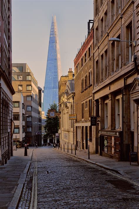 London: City tour with Harry Potter locations - TouringBee