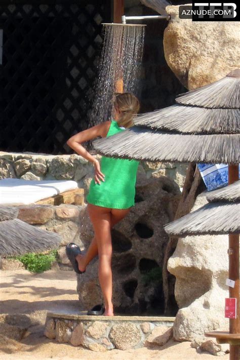 Katherine Pilkington Sexy Seen Flaunting Her Hot Bikini Body At The Beach In Sardinia AZNude