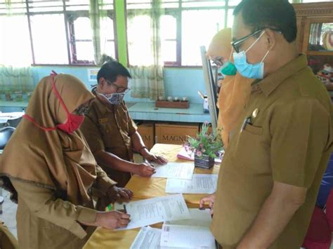 Tingkatkan Kinerja Tendik Man Pesisir Selatan Tandatangani