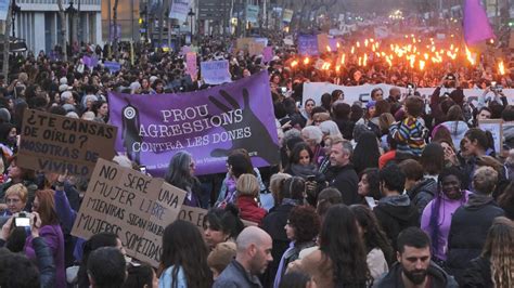 El Feminismo Exhibe Fuerza Con Una Manifestaci N Con M S De Personas